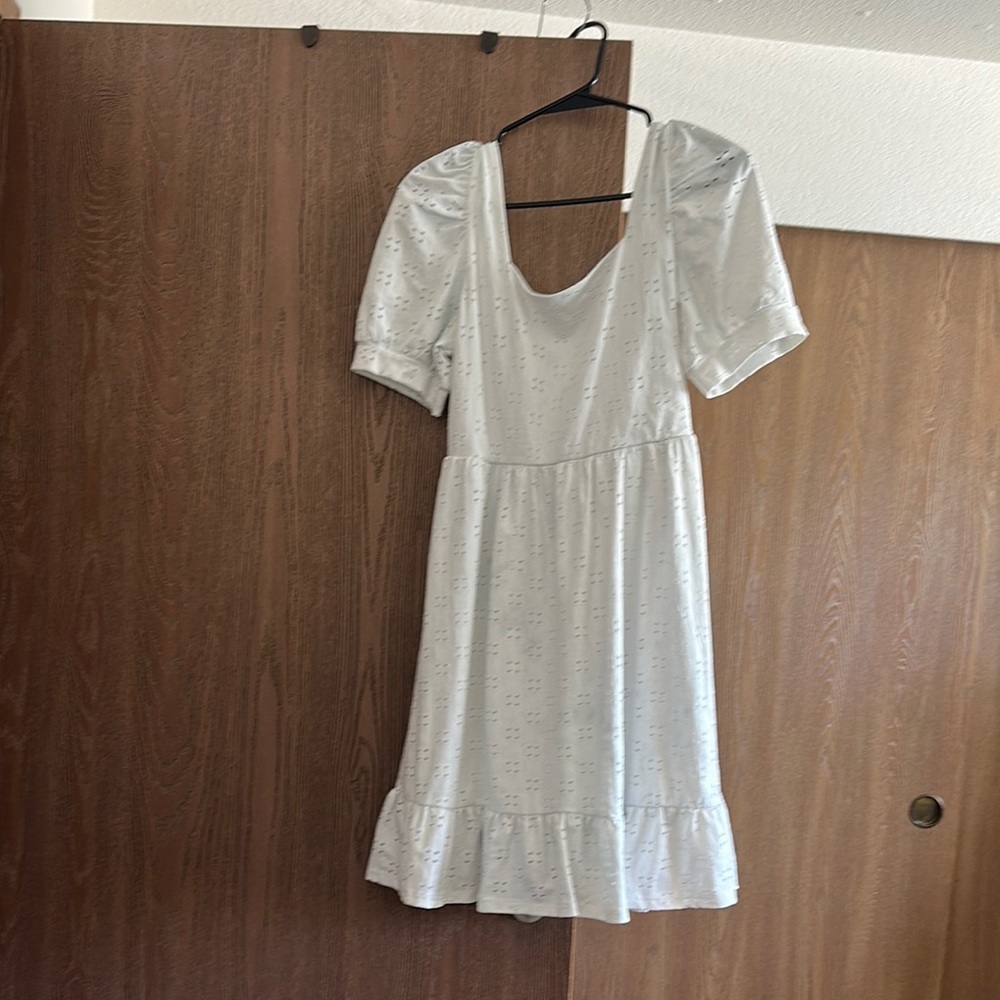 Elegant White Puff Sleeve Dress